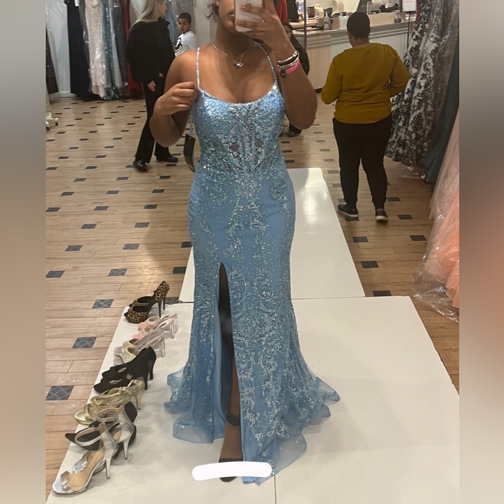 BEAUTIFULLLLL light blue sparkles prom dress